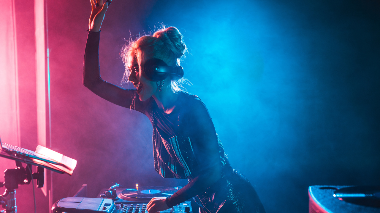 DJ